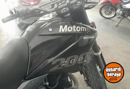 Motos - Motomel 200, motard 2012 Nafta 7900Km - En Venta