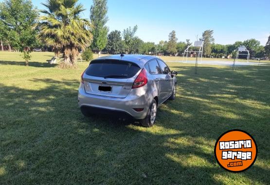 Autos - Ford Fiesta Kinetic 2013 Nafta 90000Km - En Venta