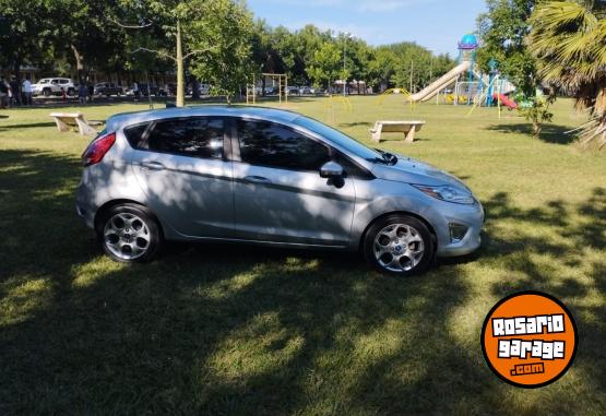 Autos - Ford Fiesta Kinetic 2013 Nafta 90000Km - En Venta