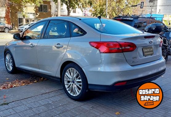 Autos - Ford Focus SE Plus 2016 Nafta 129000Km - En Venta