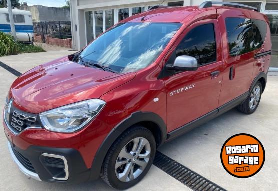 Utilitarios - Renault KANGOO STEPWAY 2024 Nafta 16900Km - En Venta