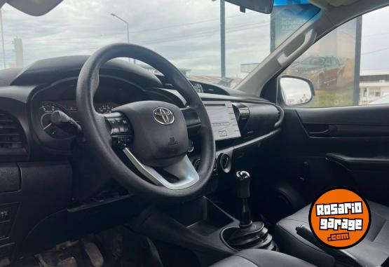 Camionetas - Toyota hilux 2018 Diesel 104000Km - En Venta