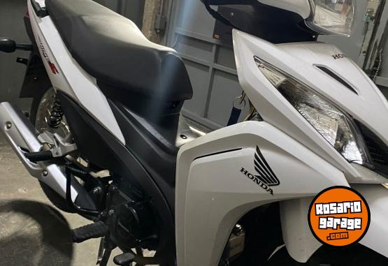 Motos - Honda New Wave 2024 Nafta 8000Km - En Venta