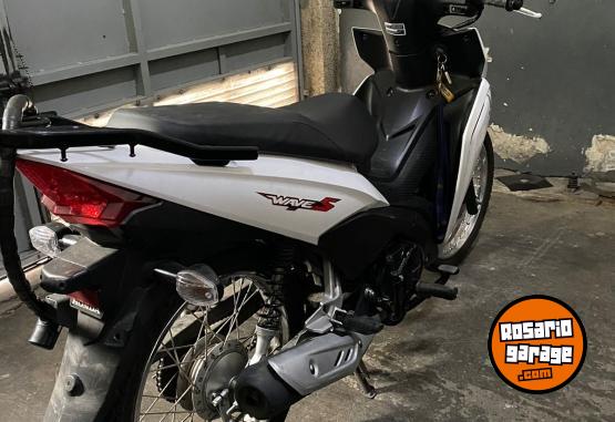 Motos - Honda New Wave 2024 Nafta 8000Km - En Venta