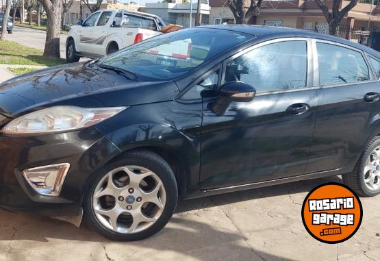 Autos - Ford Fiesta kinetic 2012 Nafta 140000Km - En Venta