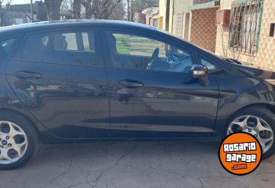 Autos - Ford Fiesta kinetic 2012 Nafta 140000Km - En Venta