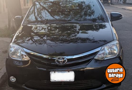 Autos - Toyota Etios XLS 5 Puertas 2015 Nafta 96900Km - En Venta