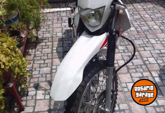 Motos - Zanella Zt 150 2023 Nafta 5916Km - En Venta