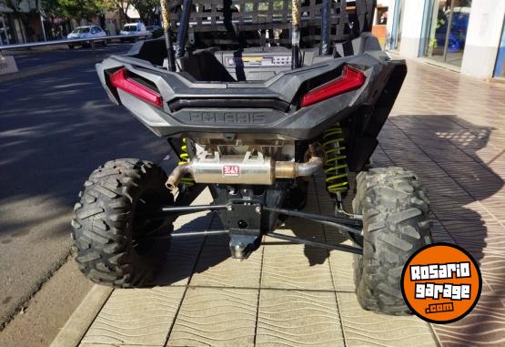 Cuatris y UTVs - Polaris RZR XP 1000 2021  4530Km - En Venta