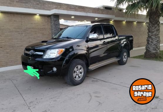 Camionetas - Toyota Hilux SRV 4X4 2006 Diesel 260000Km - En Venta