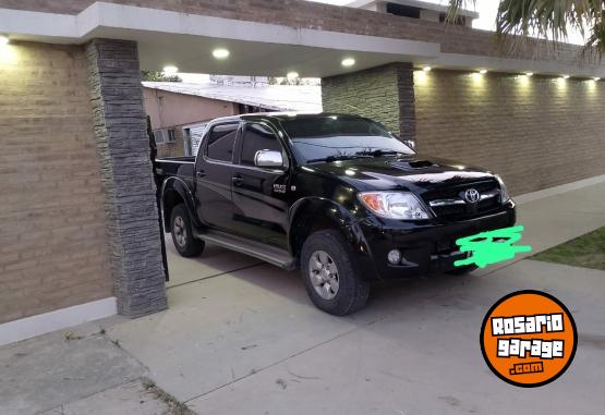 Camionetas - Toyota Hilux SRV 4X4 2006 Diesel 260000Km - En Venta