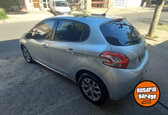 Autos - Peugeot 208 2015 Nafta 90000Km - En Venta