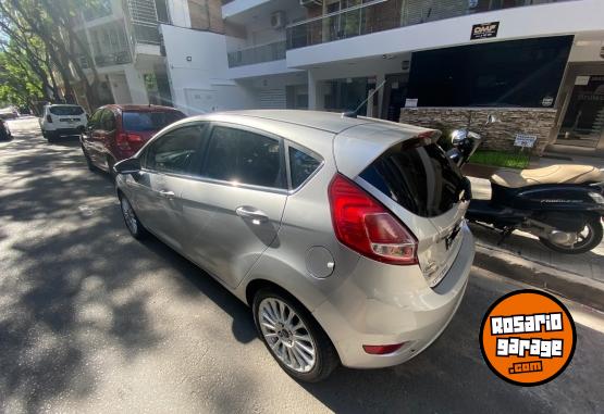 Autos - Ford Fiesta Kinetic Titanium 2013 Nafta 196000Km - En Venta