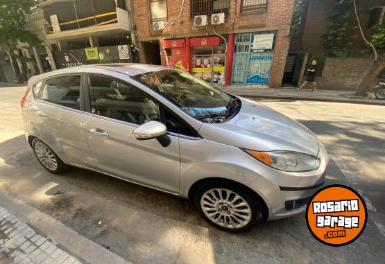 Autos - Ford Fiesta Kinetic Titanium 2013 Nafta 196000Km - En Venta