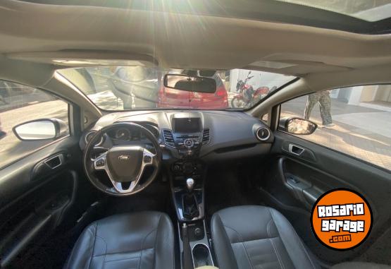 Autos - Ford Fiesta Kinetic Titanium 2013 Nafta 196000Km - En Venta