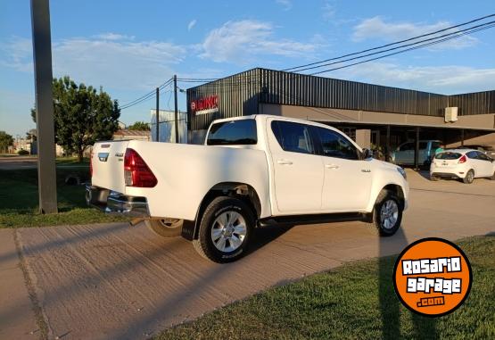 Camionetas - Toyota Hilux DC SRV 2.8 TDI 6AT 2018 Diesel 115500Km - En Venta