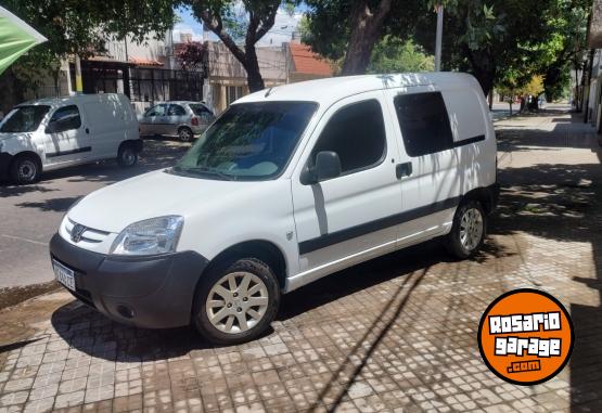 Utilitarios - Peugeot Partner 2018 Diesel 58000Km - En Venta