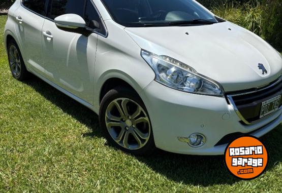 Autos - Peugeot 208 2015 Nafta 84000Km - En Venta