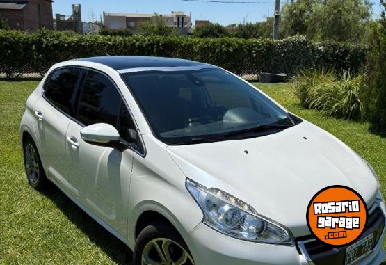 Autos - Peugeot 208 2015 Nafta 84000Km - En Venta