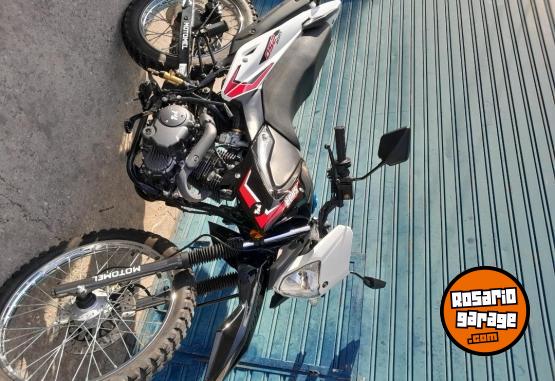 Motos - Motomel Skua 250 2024 Nafta 5400Km - En Venta