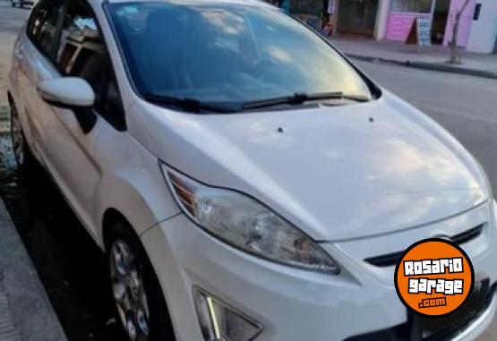 Autos - Ford Fiesta Kinetic Titanium 2012 Nafta 200000Km - En Venta