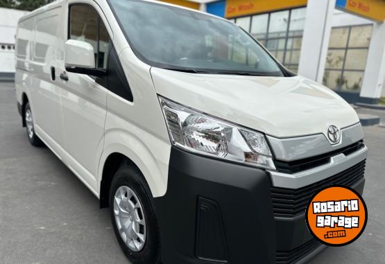 Utilitarios - Toyota HIACE FURGON 2024 Diesel 1Km - En Venta