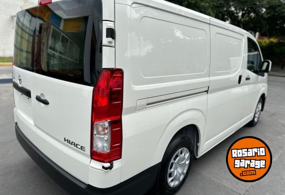 Utilitarios - Toyota HIACE FURGON 2024 Diesel 1Km - En Venta