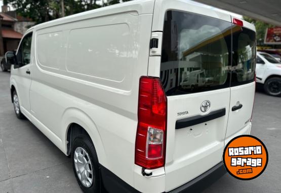 Utilitarios - Toyota HIACE FURGON 2024 Diesel 1Km - En Venta