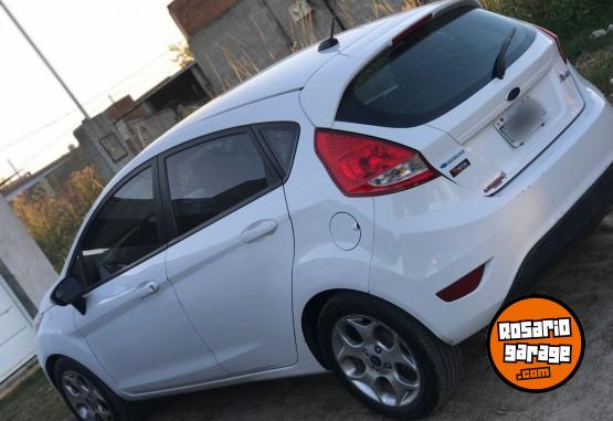 Autos - Ford Fiesta Kinetic 2011 Nafta 156000Km - En Venta