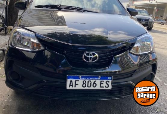 Autos - Toyota 2022  versin X 2022 Nafta 13000Km - En Venta