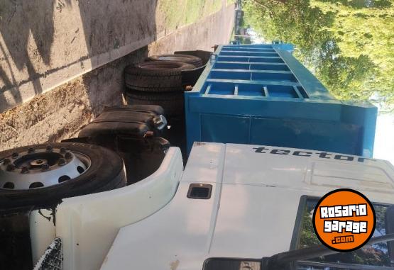 Camiones y Gras - Iveco tector - En Venta