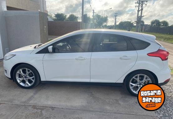 Autos - Ford Focus 2015 Nafta 120000Km - En Venta