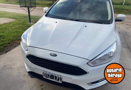 Autos - Ford Focus 2015 Nafta 120000Km - En Venta