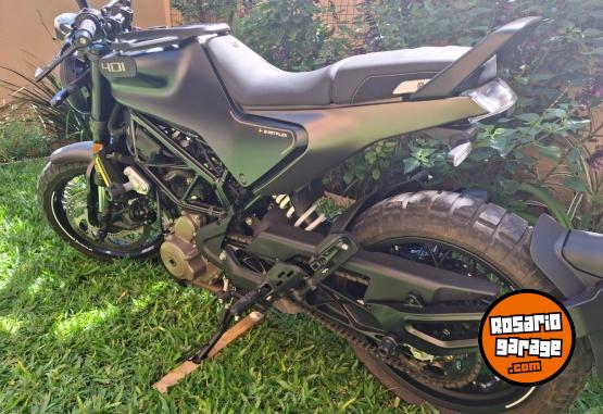 Motos - Husqvarna Svartpilen 401 2024 Nafta 7200Km - En Venta