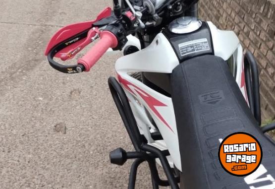 Motos - Honda Tornado 250 2018 Nafta 10000Km - En Venta