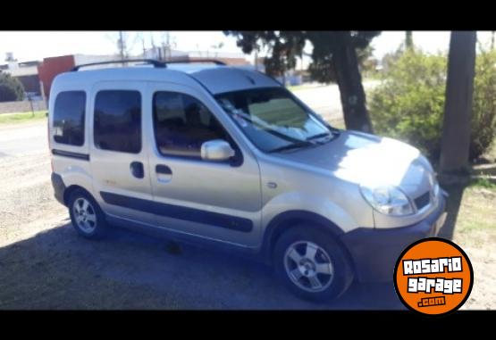 Utilitarios - Renault Kangoo 2012 GNC 205000Km - En Venta