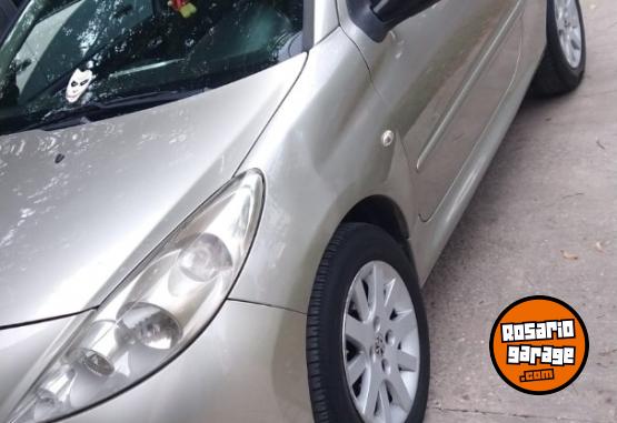 Autos - Peugeot 207 compac 2009 Nafta 192000Km - En Venta