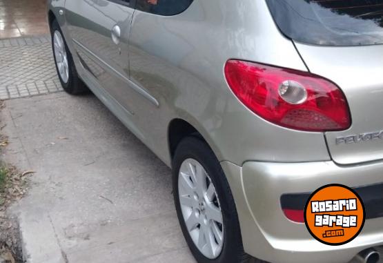 Autos - Peugeot 207 compac 2009 Nafta 192000Km - En Venta