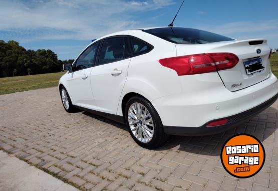 Autos - Ford Focus SE Plus 2016 Nafta 158400Km - En Venta