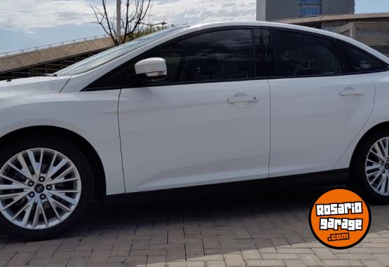 Autos - Ford Focus SE Plus 2016 Nafta 158400Km - En Venta