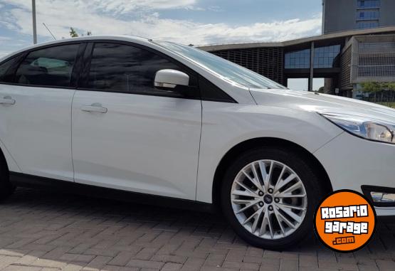 Autos - Ford Focus SE Plus 2016 Nafta 158400Km - En Venta