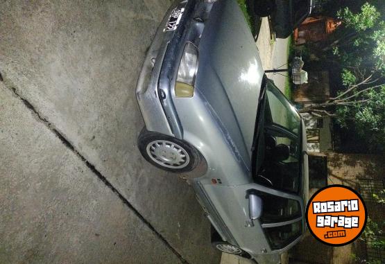 Autos - Renault Con baul 1995 GNC 111111Km - En Venta