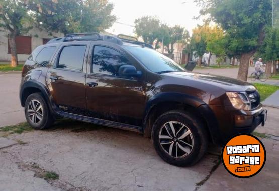 Camionetas - Renault DUSTER DAKAR III 2.0 4X4 2018 Nafta 64000Km - En Venta