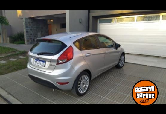 Autos - Ford Fiesta kinetic Ka Focus 2017 Nafta 73600Km - En Venta