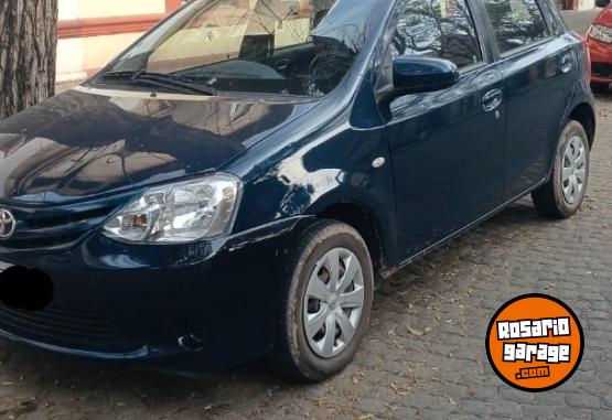 Autos - Toyota ETIOS XS 2015 Nafta 104000Km - En Venta