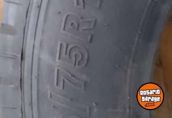 Accesorios para Autos - 215/75R17.5 - En Venta