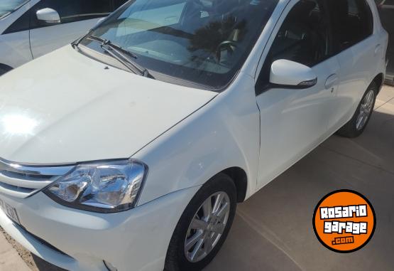 Autos - Toyota Etios XLS 2017 Nafta 26000Km - En Venta