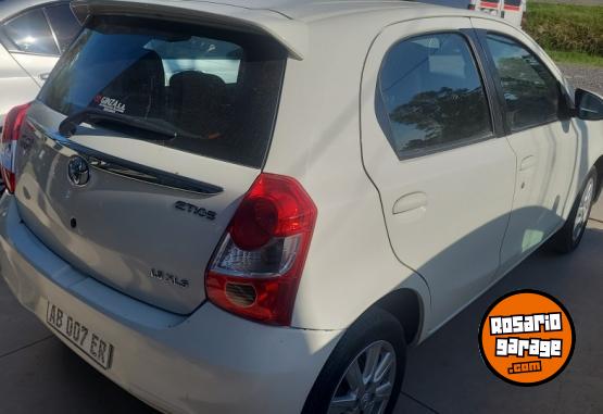 Autos - Toyota Etios XLS 2017 Nafta 26000Km - En Venta