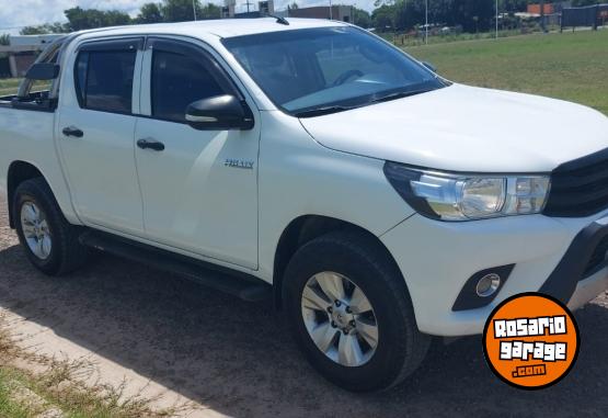 Camionetas - Toyota Hilux DX Pack 2.4TDI 4X2 2016 Diesel 220000Km - En Venta