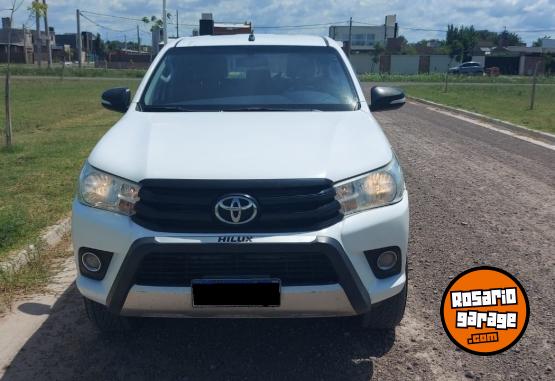 Camionetas - Toyota Hilux DX Pack 2.4TDI 4X2 2016 Diesel 220000Km - En Venta